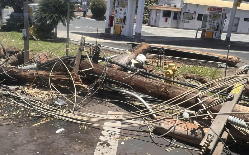 Maui Power pole down